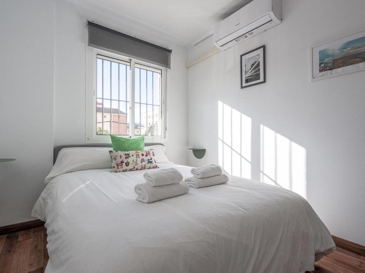 Elegante Apt Luminoso Y Tranquilo De 2 Hab Sevilla Wifi-Ful Parking Inc Exterior photo
